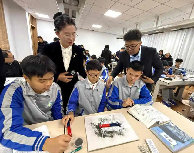 修养类课程夯实学生知识根基艺术润心课程以美育人以美化人 修养类课程夯实学生知识根基艺术润心课程以美育人以美化人
